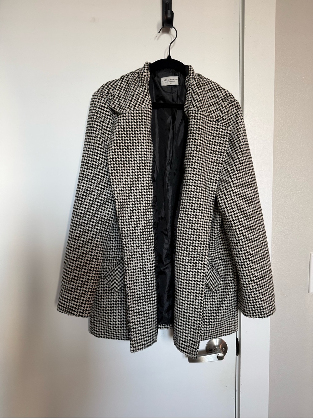 Dress Forum Black and White Houndstooth Jacket